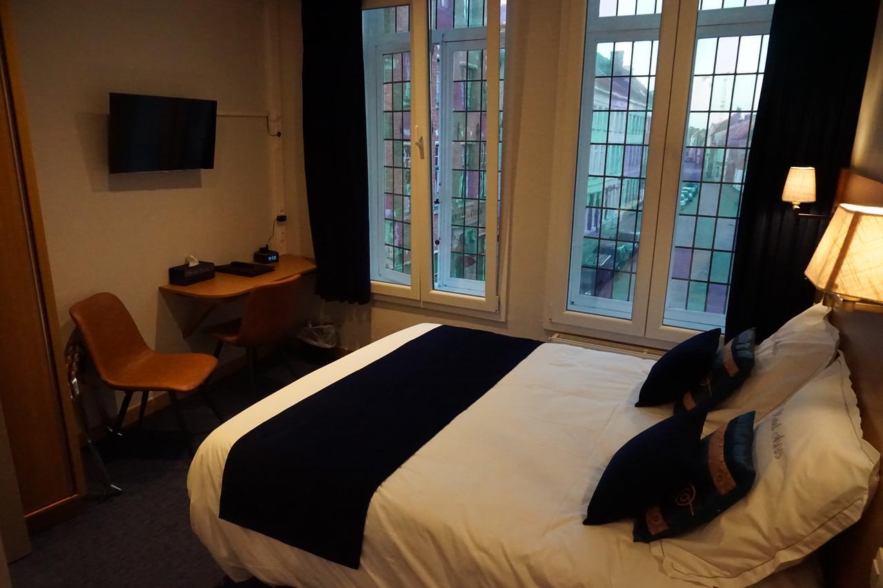 Hotel Asiris
