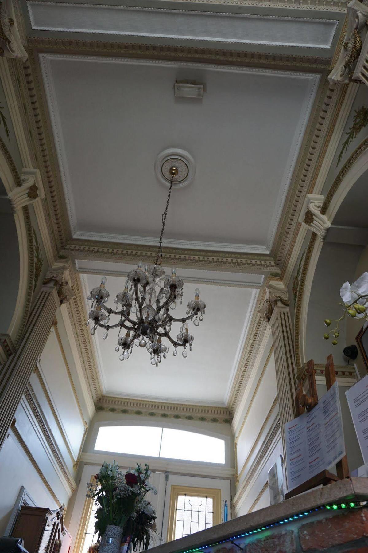 Hotel Asiris